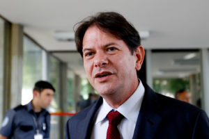 Após ser denunciado, Cid Gomes (PDT) terá de dar explicações sobre construção irregular, além de pagar multa milionária 3 cid