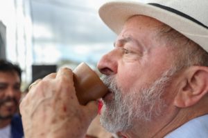 Responsáveis por Lava-Jato são 'canalhas', diz Lula na Paraíba 5 IMG 9410 2
