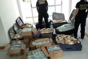 URGENTE / É assustador a quantia em dinheiro vivo de Geddel Vieira apreendida em malas pela PF 1 WhatsApp Image 2017 09 05 at 11.24.24