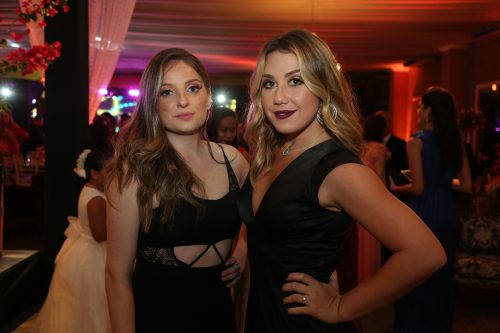 Espelhos, lustres de cristal e luxo formaram a combinação perfeita da noite 8 Ana Luiz e Priscila Cbo 1