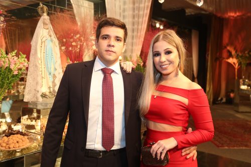 Espelhos, lustres de cristal e luxo formaram a combinação perfeita da noite 9 Carlos e Maira Guerreiro 2