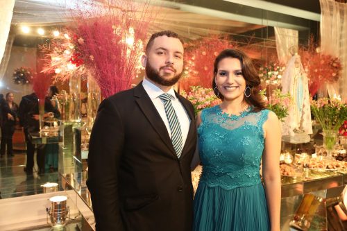 Espelhos, lustres de cristal e luxo formaram a combinação perfeita da noite 21 Italo Aragao e Raquel Dantas 2
