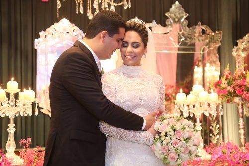 Espelhos, lustres de cristal e luxo formaram a combinação perfeita da noite 26 Lucas Cavalcante e Ana Flavia Accioly 2 1