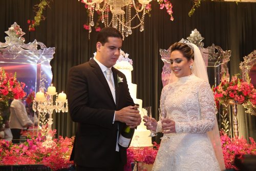 Espelhos, lustres de cristal e luxo formaram a combinação perfeita da noite 25 Lucas Cavalcante e Ana Flavia Accioly 2
