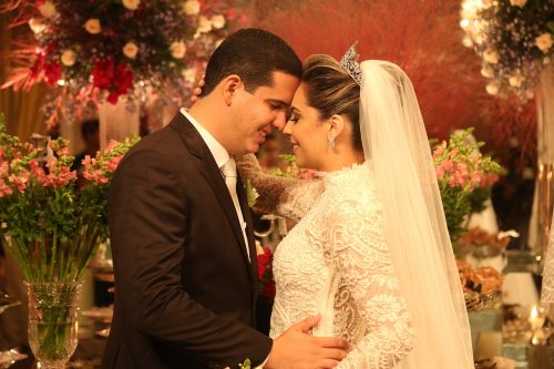 Espelhos, lustres de cristal e luxo formaram a combinação perfeita da noite 2 Lucas Cavalcante e Ana Flavia Accioly 3