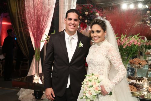 Espelhos, lustres de cristal e luxo formaram a combinação perfeita da noite 27 Lucas Cavalcante e Ana Flavia Accioly