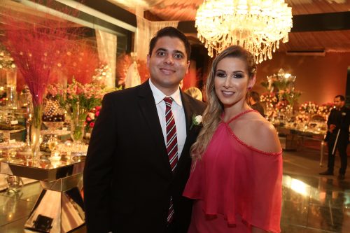 Espelhos, lustres de cristal e luxo formaram a combinação perfeita da noite 44 Paulo e Ticiana Maciel