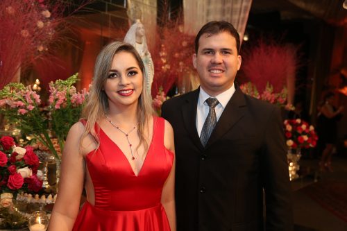 Espelhos, lustres de cristal e luxo formaram a combinação perfeita da noite 49 Roberta e Jorge Soarez 1