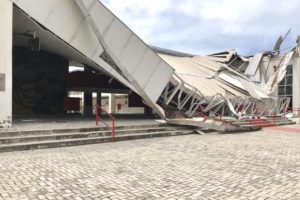 Teto de escola profissional do Governo do Ceará desaba em Fortaleza 7 6A8ADAF1 297D 4658 815E B97B2423B868