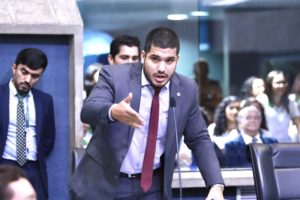 Deputado André Fernandes (PSL) denuncia deputado Heitor Freire (PSL) por desvio de dinheiro público 7 cropped 0E450522 04C9 4F71 94A3 7F37AA221DA2 1