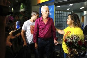 Idoso preso, injustamente, é solto após ser acusado de tráfico de drogas com mala plantada por Aeroporto de Fortaleza 2 cropped E63DC7EE 78D7 4B2B 8A33 184654C45CB6