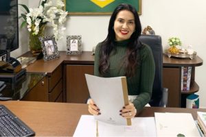 Deputada assegura 100 vagas do 'Programa Primeiro Passo' para o município de Parambu 6 klkl