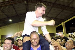 Prefeito de Aracoiba troca socos com eleitor em audiência pública 9 0859AD9D DC9C 451B B811 DE618CEAFDEC