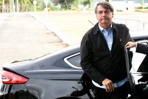 Bolsonaro volta a culpar governadores pela alta dos combustíveis nas bombas 7 962EFAEF 43BF 4914 A897 EABC24140FB5