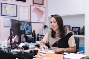 Renata Abreu, deputada federal e presidente nacional do Podemos, aprova projeto de lei para aumento da proteção as vítimas de violência doméstica 9 40641822 FEBA 4312 9731 03E916FC2B65