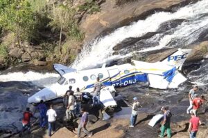 Cantora Marília Mendonça e mais 4 morrem em queda de aeronave em Minas Gerais 10 4097C5FB 19AE 48A1 BF36 F86C3F99792D