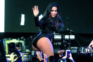 Anitta é acusada de promover turismo sexual no Brasil; “brasileiro só quer transar” 8 D4D9AD07 B879 4B89 B0D5 13E1798D8E00