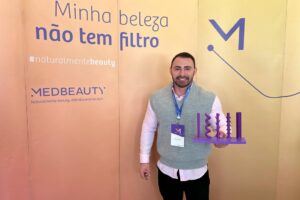 Dr. Vinicius Ferreira participa do MedBeauty em São Paulo 3 25376ABB 26FE 4FC2 8305 596FCE9CDC36