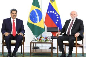 Em avião disfarçado, Maduro chega ao Brasil e é recepcionado com honras por Lula 4 IMG 8660