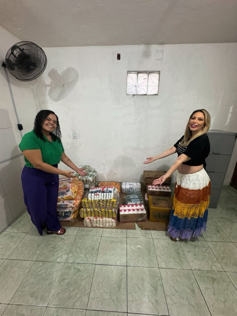 Vozes Maternas:: Thaty Rabello realiza doação de cestas básicas para famílias carentes lideradas por mães nordestinas 2 thaty