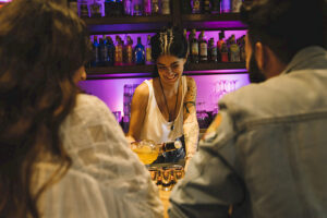 Prejuízo para bares e restaurantes: Ceará aumenta em 30% a carga tributária em drinks e coquetéis 4 FOTOS