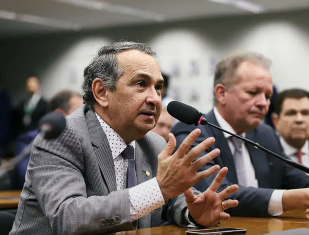 Deputado apresenta projeto para limitar aumento de impostos por decreto presidencial 1 IMG 6845