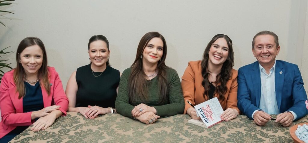Lançamento de livro reúne empresários e especialistas em empresas familiares em Fortaleza 1 0002