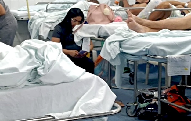 IJF: Hospital registra superlotação e pacientes estão amontoados em corredores 1 IMG 8058