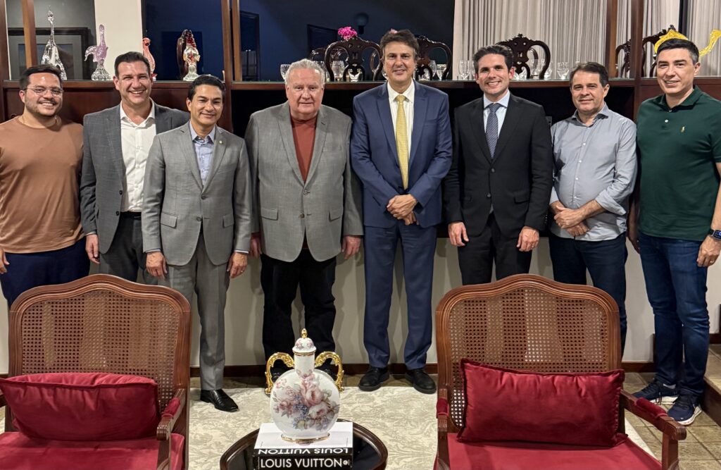 Chiquinho Feitosa reúne Camilo, Evandro e Hugo Motta, de olho na articulação para 2026 1 IMG 0263