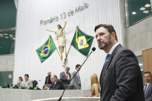 Deputados cearenses lançam manifesto e nota de repúdio contra tarifaço de Trump 4 IMG 9257