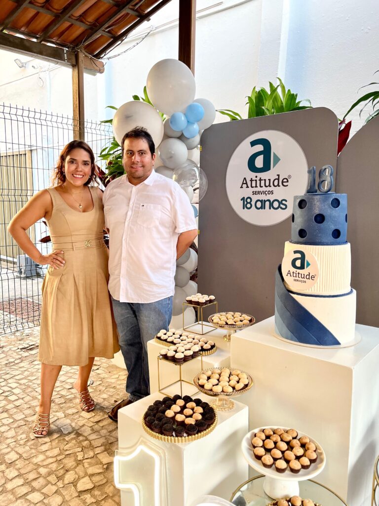Paulo Aragão e Laís Soares celebram os 18 anos do Grupo Atitude em clima de expansão 1 Lais Soares e Paulo Aragao
