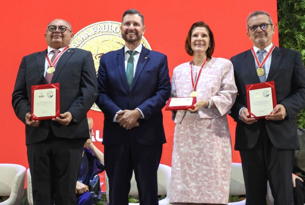 Assembleia entrega medalha ‘Paulo Bonavides’ aos primeiros juristas agraciados 1 ae6d1ee5 ccc5 47d0 a7aa c423c8673c2d