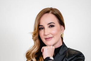 Consumo consciente e bem-estar: Clínica Kaline Ferraz transforma a Black Friday em momento de autocuidado e investimento pessoal 8 Kaline e1763470965658