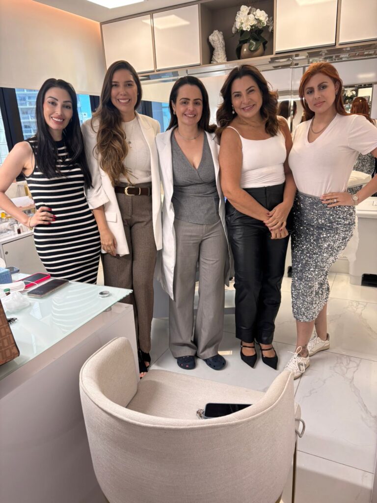 Dra. Fernanda Cassain ministra quatro dias de workshops para médicos em São Paulo 1 0q
