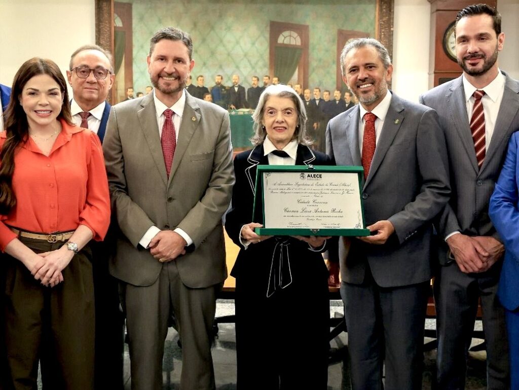 Ministra Cármen Lúcia recebe Título de Cidadania Cearense na ALECE 1 848ed8e6 9f9e 4f88 b4c4 a705603cbe55