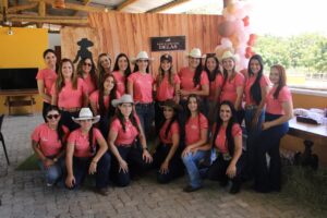 Camila Melo promove encontro que fortalece o Ranch Sorting e amplia presença feminina no esporte equestre 9 Camila