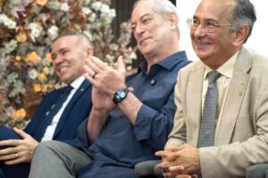 Evangélicos reagem com críticas após Ciro Gomes subir em púlpito de igreja 5 IMG 1363